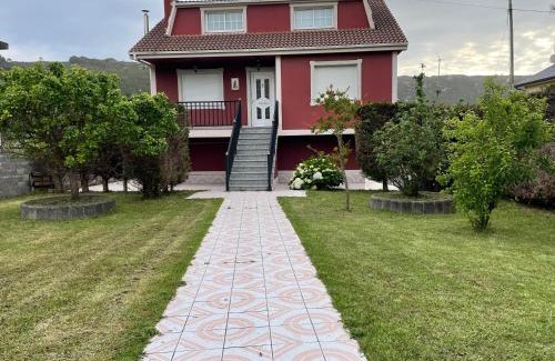 Barizo House | Family-Friendly Casa Chalet in Barizo, Malpica de Bergantiños