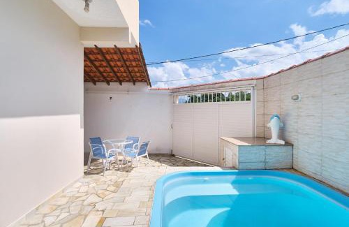 Jabaquara House | CASA CHIK: Steps from Jabaquara Beach and the City Center
