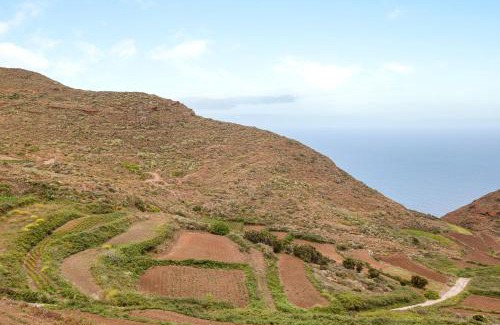 San Cristobal de La Laguna Villa | Discover Casa Chinamada: Family-Friendly Getaway with Top Ratings