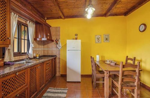 San Cristobal de La Laguna Villa | Casa Chinamada: Ocean & Mountain Views with Modern Amenities