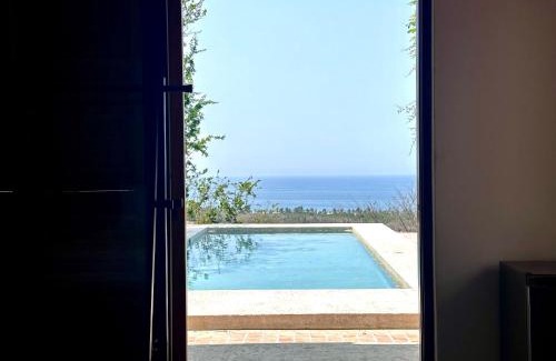 Villa de Tututepec de Melchor Ocampo Hotel | Casa Chiquilluma: Perfect Family Retreat with Pool & Pets