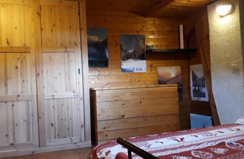 Caldes House | Discover Casa Ciclamino: Family-Friendly Retreat with Pool
