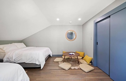 Lakewood House | Experience Casa Cielo: Steilacoom Lakefront Getaway