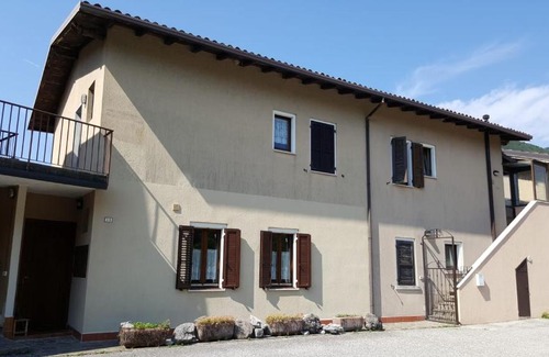 Vesio Apartment | Cozy Casa Claudio: Oceanfront Retreat with Great Reviews