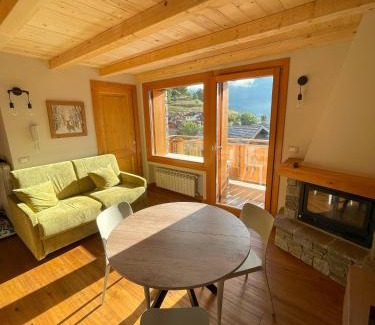 Villa Dalegno Apartment | Casa Cloe - Terrazza sull'Adamello