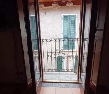 Pallanza House | Guest Rated Casa Clotilde: Pet & Child Friendly Retreat