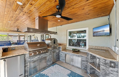 Cocoa Isles Country Club House | Casa Coco Retreat: Heated Pool & Oceanfront Bliss Awaits