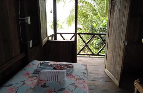 Arusi House | Casa Colibri: Oceanfront Retreat with Hot Tub & Breakfast