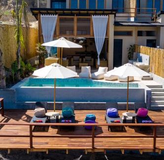 Mancora House | Experience Casa Colibrí: Oceanfront Bliss Awaits You