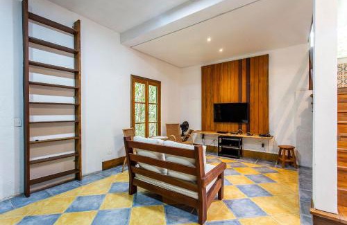Cidade Jardim Tom House | Elegant Casa with Ocean View at Praia de Iporanga, Guarujá