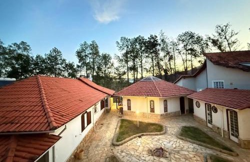 Vale dos Pinheiros House | Casa com 3 suítes em bairro nobre