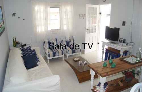 Ponta do Papagaio House | Family-Friendly Casa: 4 Bedrooms Just Steps from the Beach