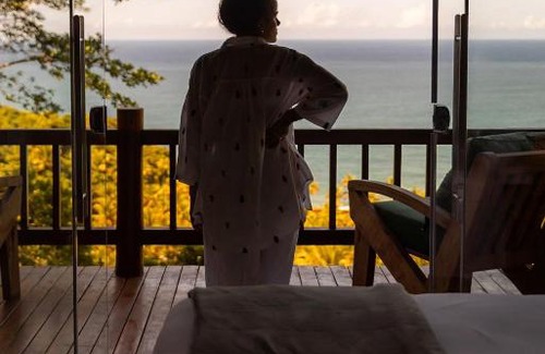 Ilheus Apartment | Relaxing Casa with 4 Suites, Pool and BBQ for Families