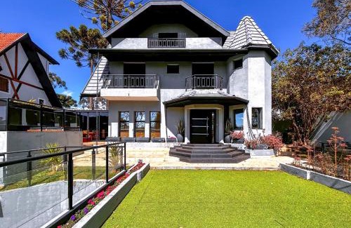 Recanto Araucaria House | Casa com 4 Suites, Jacuzzi e Lareira Externa