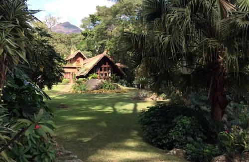 Itaipava House | Relax at Casa com Cachoeira Particular: Pet & Child Friendly