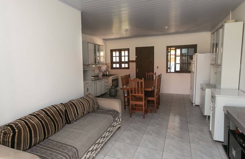 Cidreira House | Cozy Getaway with Grill Near Cidreira Beach, RS