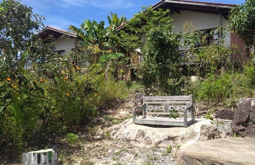 Alto Paraiso de Goias Cottage | Inviting Casa com Cozinha - Pool, Hot Tub & Eco-Friendly Stay