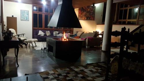 Alto da Boa Vista House | Spacious Casa: Family and Pet-Friendly Retreat Awaits