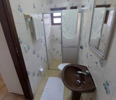 Lazaro House | Relax at Casa com Jacuzzi Near Praia do Lazaro - 9.4 Rating
