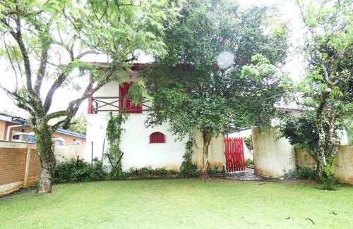 Guaeca House | Family-Friendly Retreat Just 100m from Praia de Guaeca
