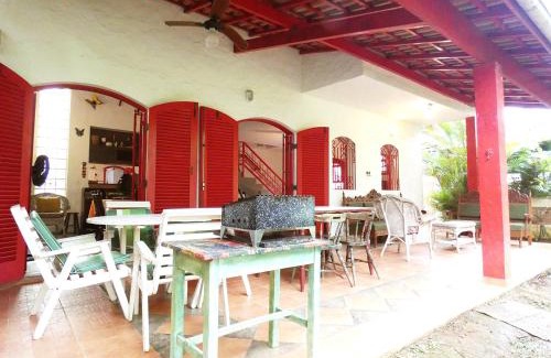 Guaeca House | Family-Friendly Retreat Just 100m from Praia de Guaeca