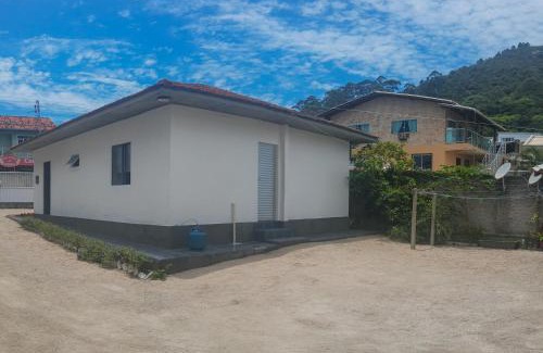 Canto Grande House | Beachfront Casa com Pôr do Sol - Top-Rated Family Retreat