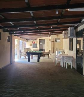 Jardim Iate Clube House | Inviting Casa with Pool and Hot Tub in Balneário Camboriú