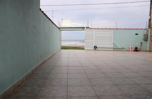 Santa Terezinha House | Beachfront Bliss: Maravilhosa Casa with Ocean Views