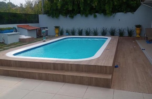 Santinho House | Inviting Casa com Piscina Just 200m from the Beach