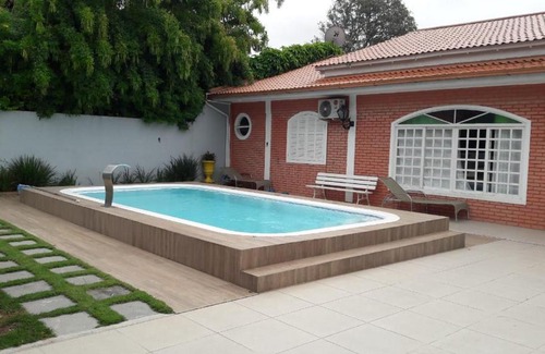 Santinho House | Inviting Casa com Piscina Just 200m from the Beach