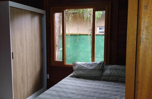 Pereque House | Relax at Casa Nova: Family-Friendly Retreat with Pool