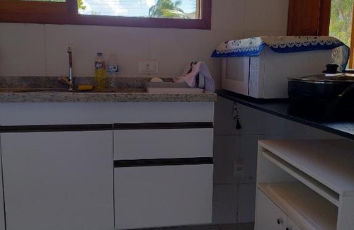 Pereque House | Relax at Casa Nova: Family-Friendly Retreat with Pool