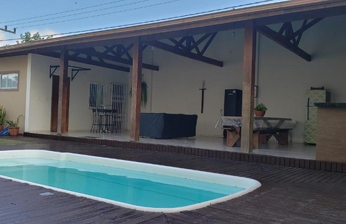 Rio Vermelho Norte House | Pet-Friendly Casa com Piscina: A 10/10 Guest Experience!