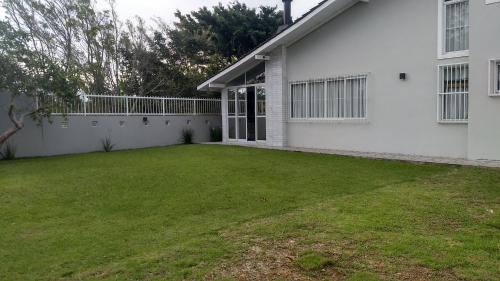 Daniela House | Idyllic Casa com Piscina with Ocean View & Pet-Friendly Perks