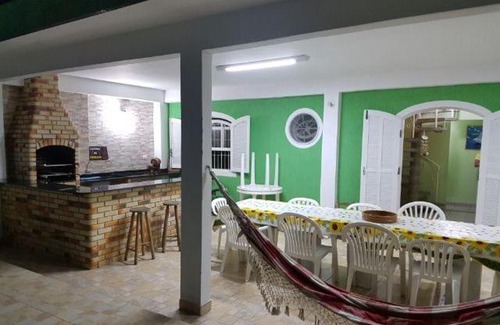 Jardim Veneza House | Relaxing Retreat at Casa com Piscina with Pool & Pets Welcome