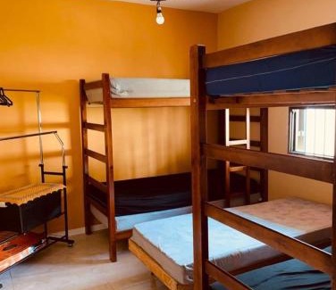 Caraguatatuba House | Relaxing Retreat at Casa com piscina with Pool & Pet Friendly