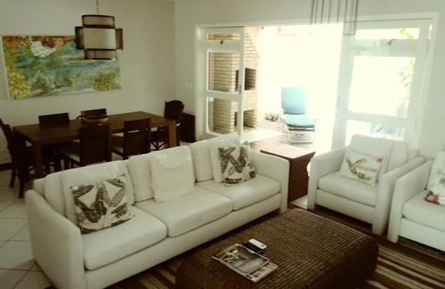 Camburi House | Relax at Casa com Piscina e Churrasq, Praia de Camburí