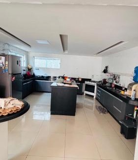 Curio-Utinga House | Casa com piscina e churrasqueira cop 30