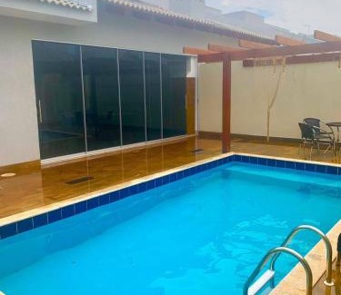 Setor Lagoa Quente House | Relaxing Getaway with Pool and Suites near Parque Lagoa Quente