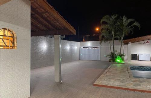 Itanhaem House | Pet-Friendly Oasis with Pool in Itanhaém - Rated 9.5/10