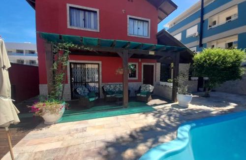 Ingleses Norte House | Relax at Casa com piscina ingleses with Pool and Pet Amenities