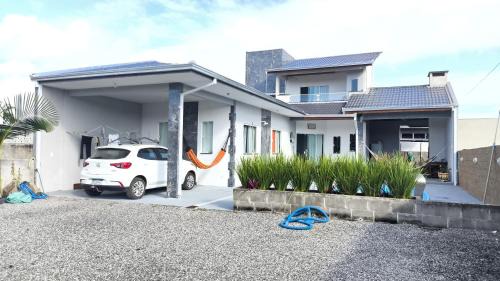 Itapoa House | Relax at Casa com piscina Itapoá with Oceanfront Views