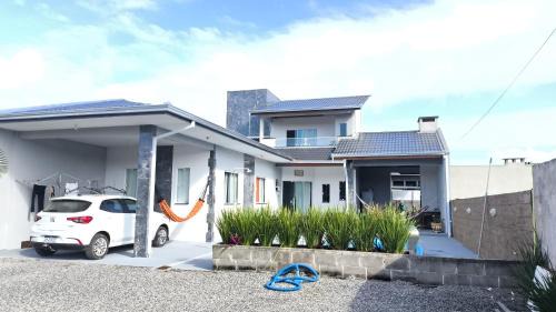 Itapoa House | Relax at Casa com piscina Itapoá with Oceanfront Views