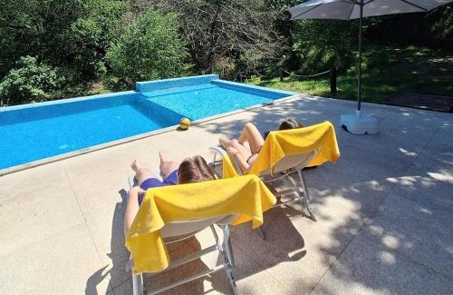 Parada de Bouro House | Relax at Casa com piscina privada e jacuzzi in Gerês