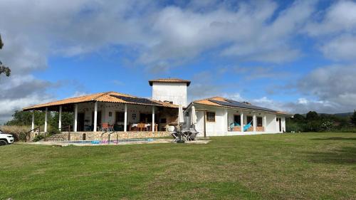 Bonito House | Discover Casa com Piscina: 4-Star Stay with Ocean Views