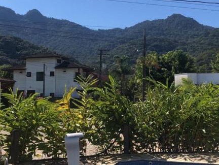 Horto House | Relaxing Retreat with Pool in Ubatuba – 4-Star Stay