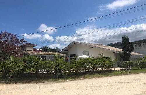 Horto House | Relaxing Retreat with Pool in Ubatuba – 4-Star Stay