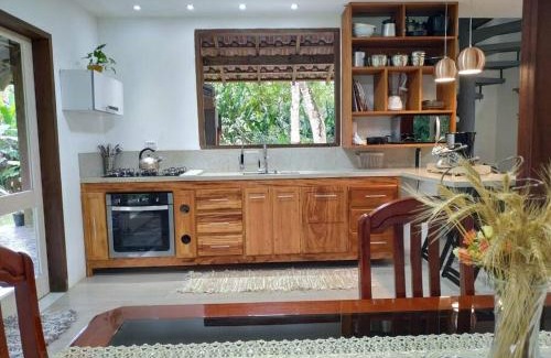 Paraty Apartment | Pet-Friendly Casa with Backyard and BBQ Facilities