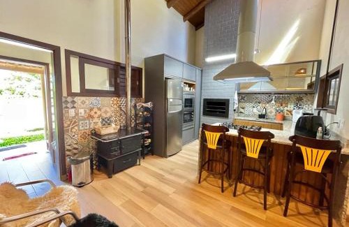 Laguna House | Cozy Lakeside Retreat: Pet & Child Friendly Stay