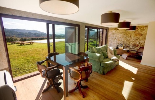 Arcos de Valdevez Apartment | Relaxing Stay at Casa com Vista Para a Piscina